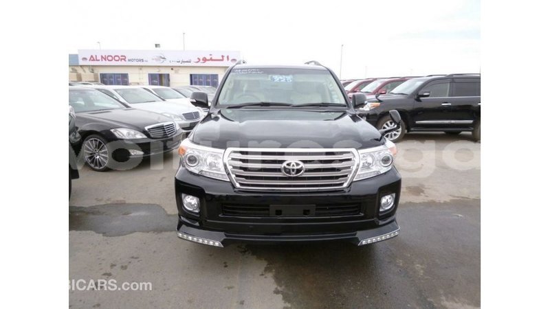 Big with watermark toyota land cruiser estuary import dubai 5900