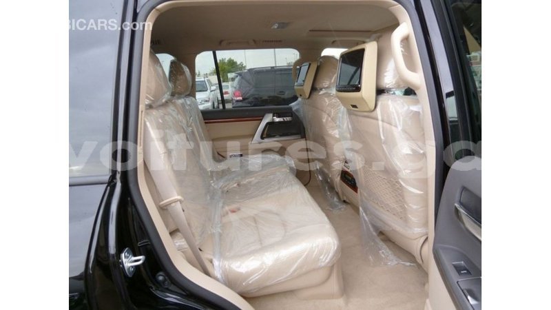 Big with watermark toyota land cruiser estuary import dubai 5900