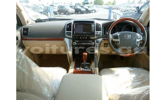 Acheter Import Voiture Toyota Land Cruiser Blanc à Import - Dubai, Estuaire Acheter Import Voiture Toyota Land Cruiser Blanc à Import - Dubai, Estuaire