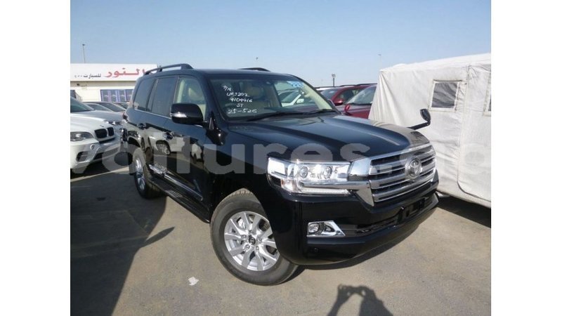 Big with watermark toyota land cruiser estuary import dubai 5903