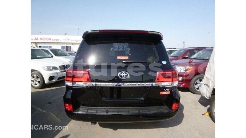 Big with watermark toyota land cruiser estuary import dubai 5903