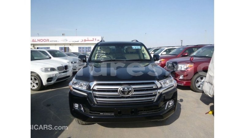 Big with watermark toyota land cruiser estuary import dubai 5903