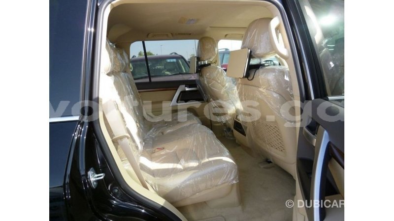 Big with watermark toyota land cruiser estuary import dubai 5903