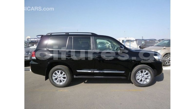 Big with watermark toyota land cruiser estuary import dubai 5903