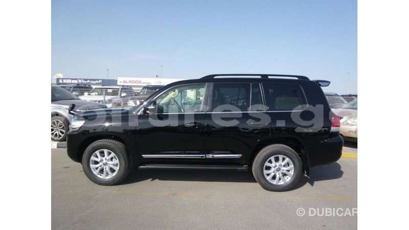 Big with watermark toyota land cruiser estuary import dubai 5903