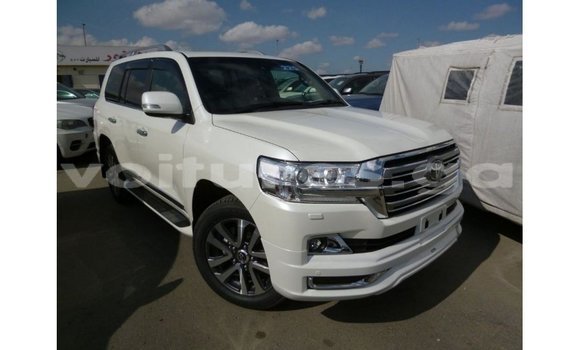 Buy Import Toyota Land Cruiser White Car in Import - Dubai in Estuary Buy Import Toyota Land Cruiser White Car in Import - Dubai in Estuary