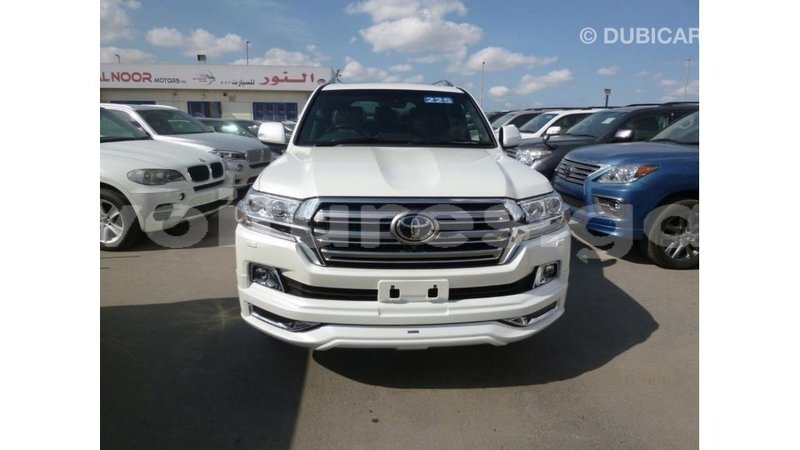 Big with watermark toyota land cruiser estuary import dubai 5904