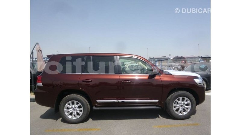 Big with watermark toyota land cruiser estuaire import dubai 5905