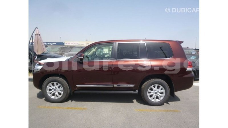 Big with watermark toyota land cruiser estuary import dubai 5905