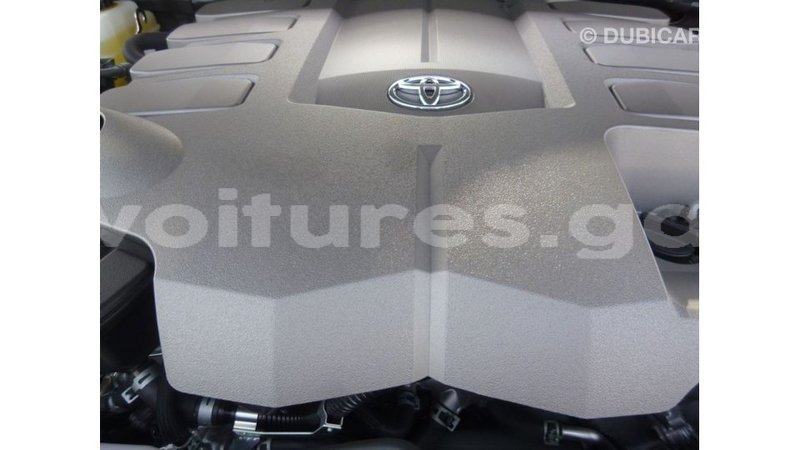 Big with watermark toyota land cruiser estuary import dubai 5905