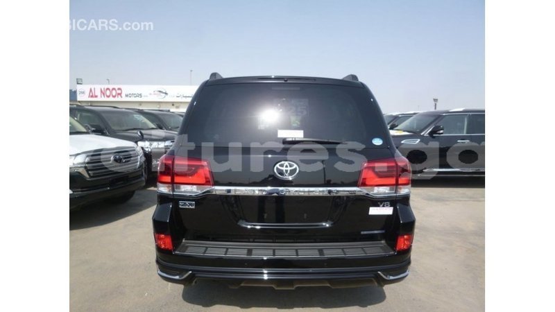 Big with watermark toyota land cruiser estuary import dubai 5906