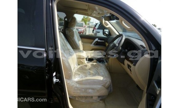 Acheter Import Voiture Toyota Land Cruiser Noir à Import - Dubai, Estuaire Acheter Import Voiture Toyota Land Cruiser Noir à Import - Dubai, Estuaire