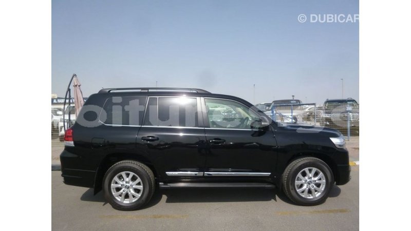 Big with watermark toyota land cruiser estuaire import dubai 5906