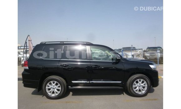 Acheter Import Voiture Toyota Land Cruiser Noir à Import - Dubai, Estuaire Acheter Import Voiture Toyota Land Cruiser Noir à Import - Dubai, Estuaire