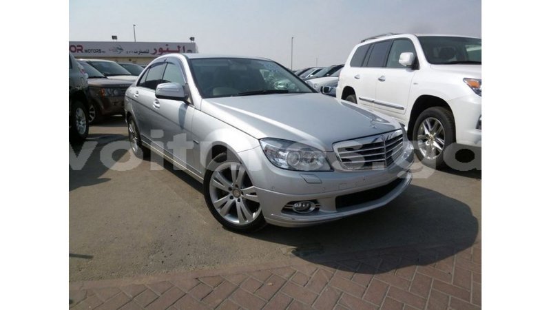 Big with watermark mercedes benz 200 estuaire import dubai 5907