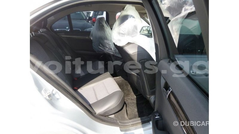 Big with watermark mercedes benz 200 estuary import dubai 5907