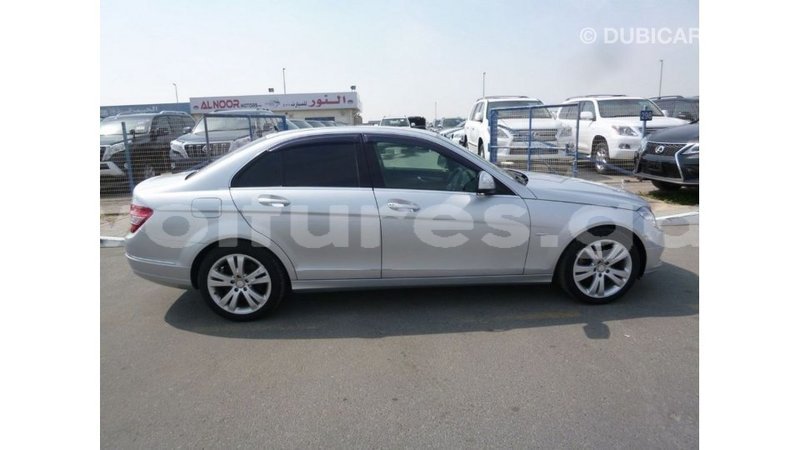 Big with watermark mercedes benz 200 estuaire import dubai 5907