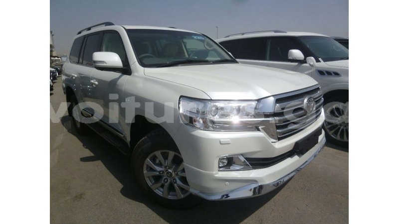 Big with watermark toyota land cruiser estuaire import dubai 5908