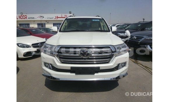 Sayi Imported Toyota Land Cruiser White Mota in Import - Dubai a estuary Sayi Imported Toyota Land Cruiser White Mota in Import - Dubai a estuary