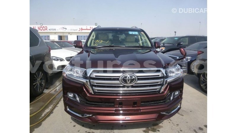 Big with watermark toyota land cruiser estuaire import dubai 5909