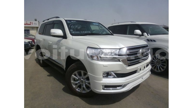 Big with watermark toyota land cruiser estuary import dubai 5910