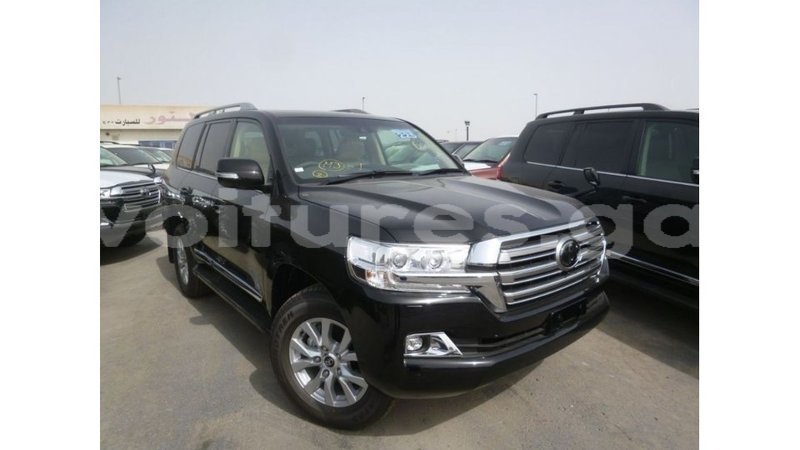 Big with watermark toyota land cruiser estuary import dubai 5912