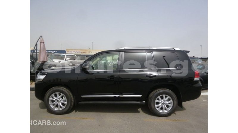 Big with watermark toyota land cruiser estuary import dubai 5912