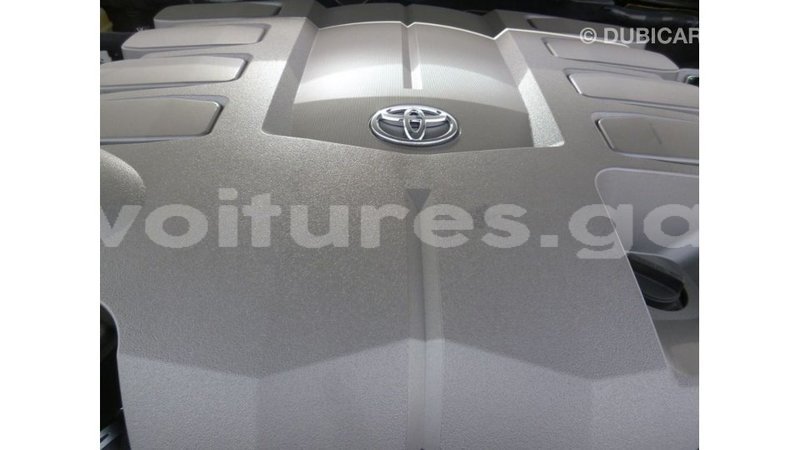 Big with watermark toyota land cruiser estuaire import dubai 5912