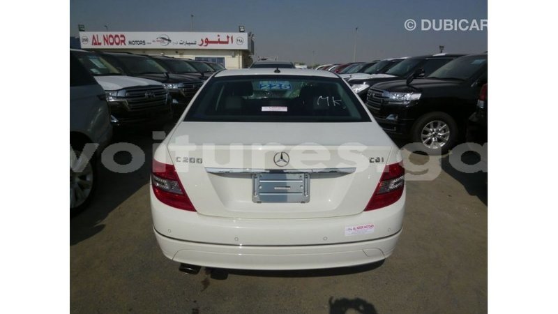 Big with watermark mercedes benz 200 estuaire import dubai 5913