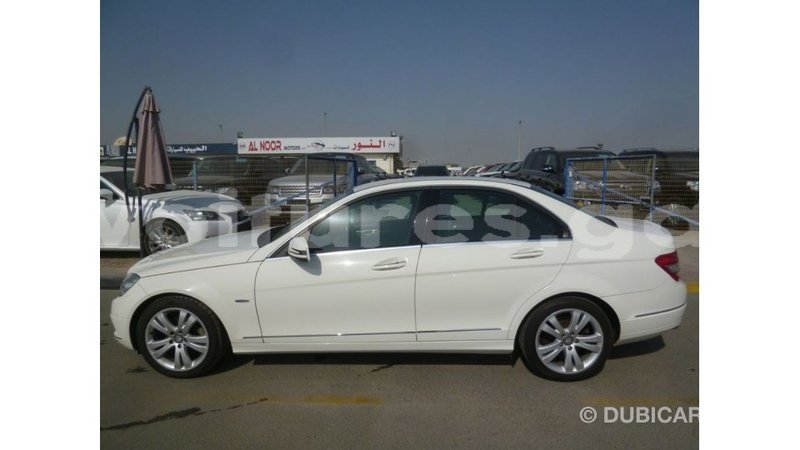 Big with watermark mercedes benz 200 estuary import dubai 5913