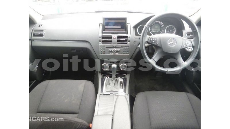 Big with watermark mercedes benz 200 estuaire import dubai 5915