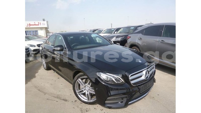 Big with watermark mercedes benz 190 estuaire import dubai 5916