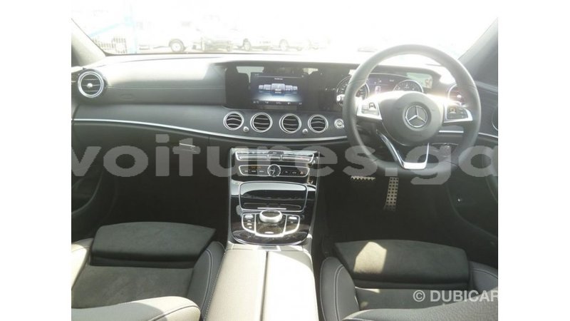 Big with watermark mercedes benz 190 estuary import dubai 5916