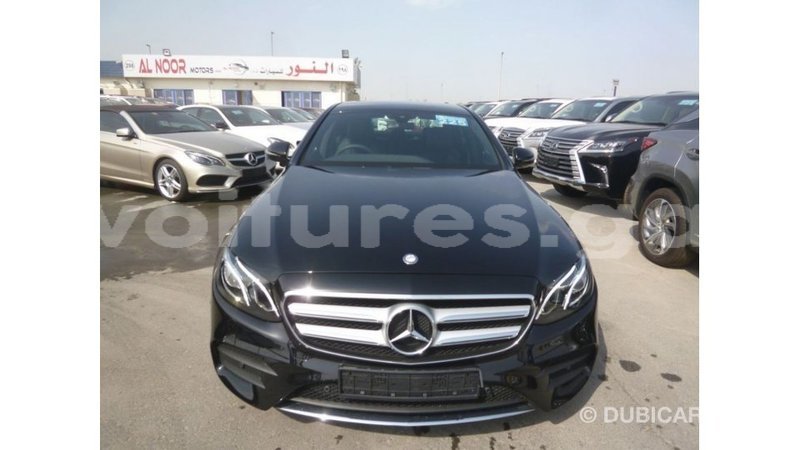 Big with watermark mercedes benz 190 estuary import dubai 5916