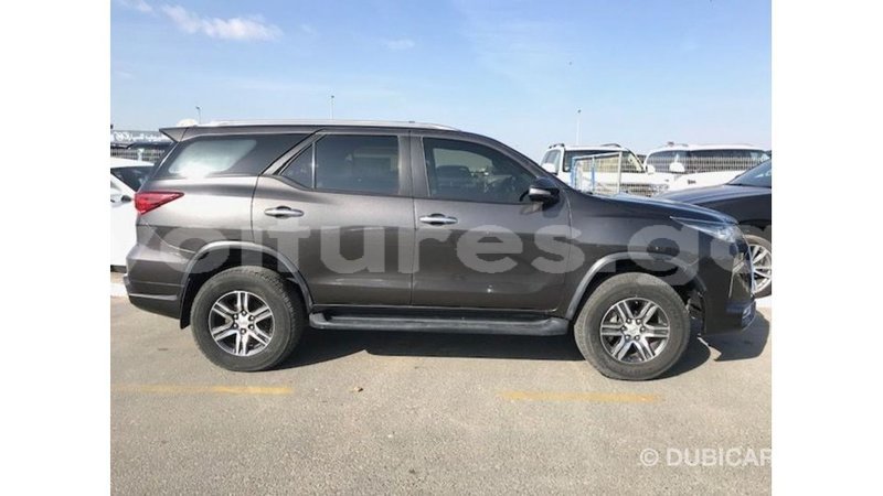 Big with watermark toyota fortuner estuary import dubai 5919
