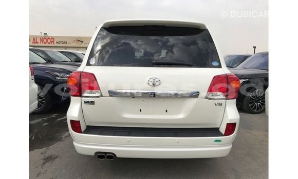 Buy Import Toyota Land Cruiser White Car in Import - Dubai in Estuary Buy Import Toyota Land Cruiser White Car in Import - Dubai in Estuary