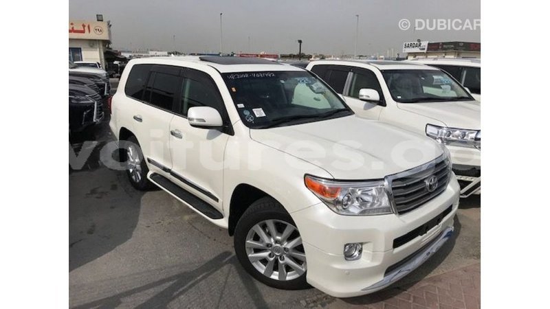 Big with watermark toyota land cruiser estuaire import dubai 5920