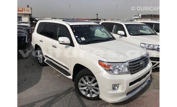 Buy Import Toyota Land Cruiser White Car in Import - Dubai in Estuary Buy Import Toyota Land Cruiser White Car in Import - Dubai in Estuary