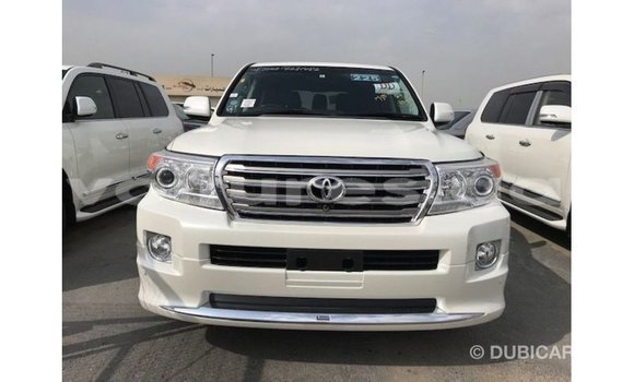 Buy Import Toyota Land Cruiser White Car in Import - Dubai in Estuary Buy Import Toyota Land Cruiser White Car in Import - Dubai in Estuary