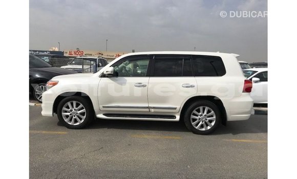Buy Import Toyota Land Cruiser White Car in Import - Dubai in Estuary Buy Import Toyota Land Cruiser White Car in Import - Dubai in Estuary