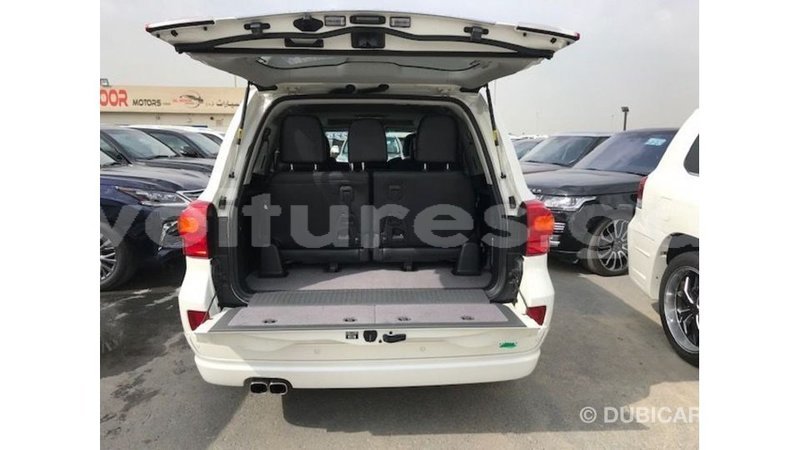 Big with watermark toyota land cruiser estuaire import dubai 5920