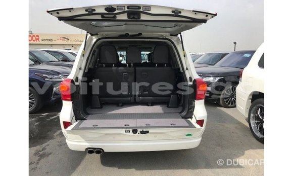 Buy Import Toyota Land Cruiser White Car in Import - Dubai in Estuary Buy Import Toyota Land Cruiser White Car in Import - Dubai in Estuary
