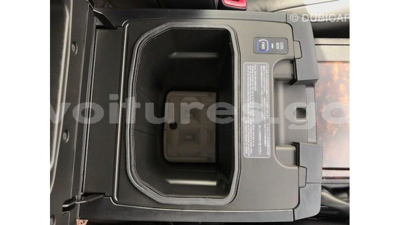 Big with watermark toyota land cruiser estuary import dubai 5920