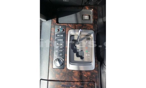 Buy Import Toyota Land Cruiser White Car in Import - Dubai in Estuary Buy Import Toyota Land Cruiser White Car in Import - Dubai in Estuary