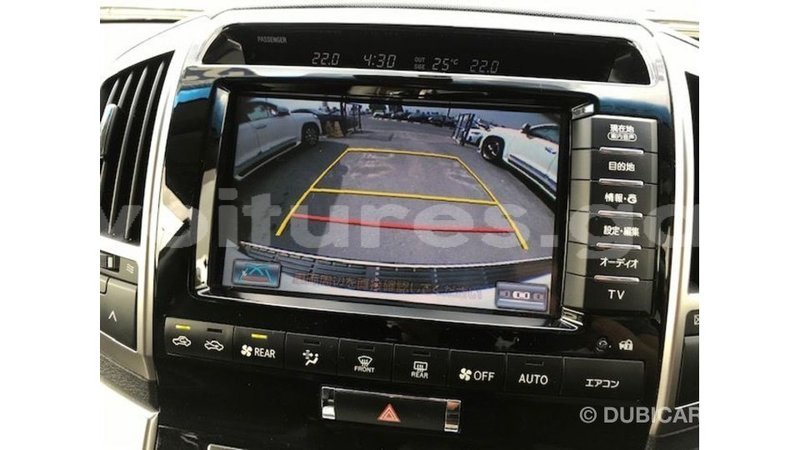 Big with watermark toyota land cruiser estuary import dubai 5920