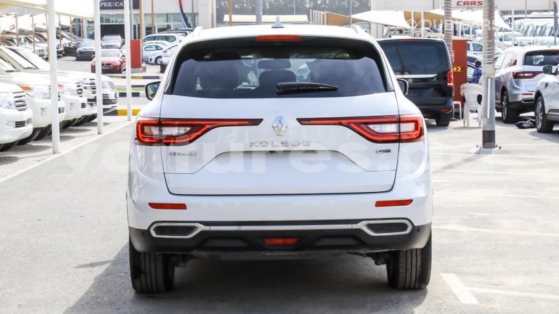 Big with watermark renault koleos estuaire import dubai 5922