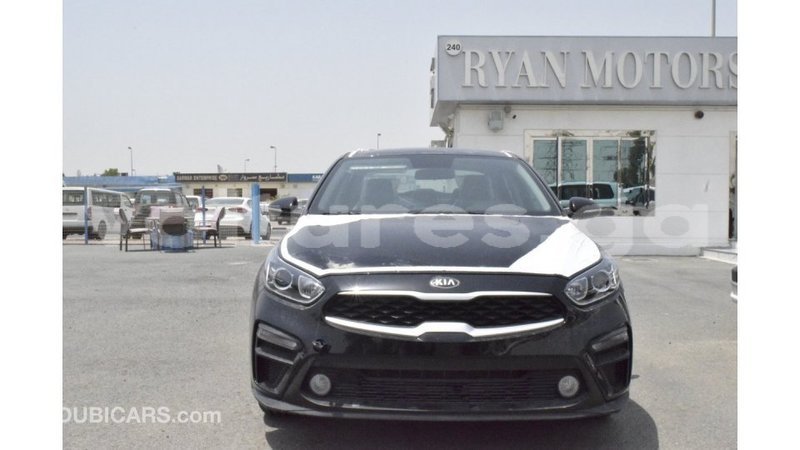 Big with watermark kia cerato estuaire import dubai 5923