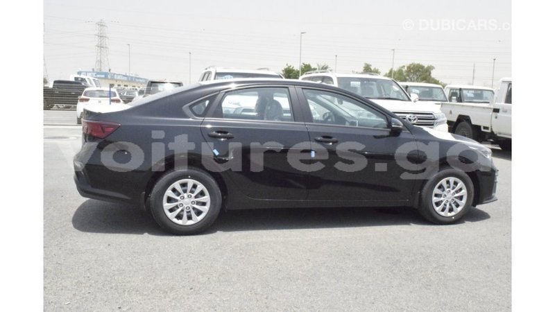 Big with watermark kia cerato estuaire import dubai 5923