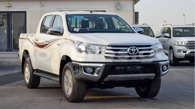 Big with watermark toyota hilux estuaire import dubai 5926