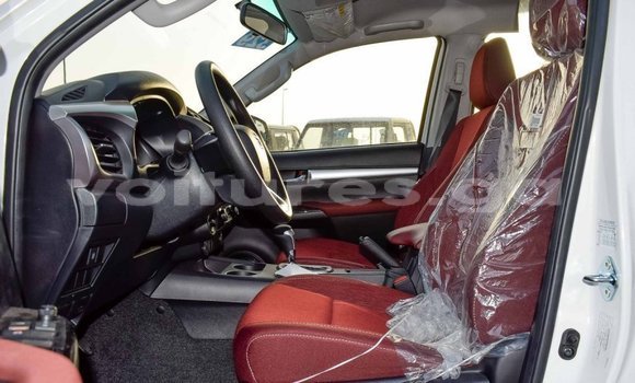 Acheter Import Voiture Toyota Hilux Blanc à Import - Dubai, Estuaire Acheter Import Voiture Toyota Hilux Blanc à Import - Dubai, Estuaire